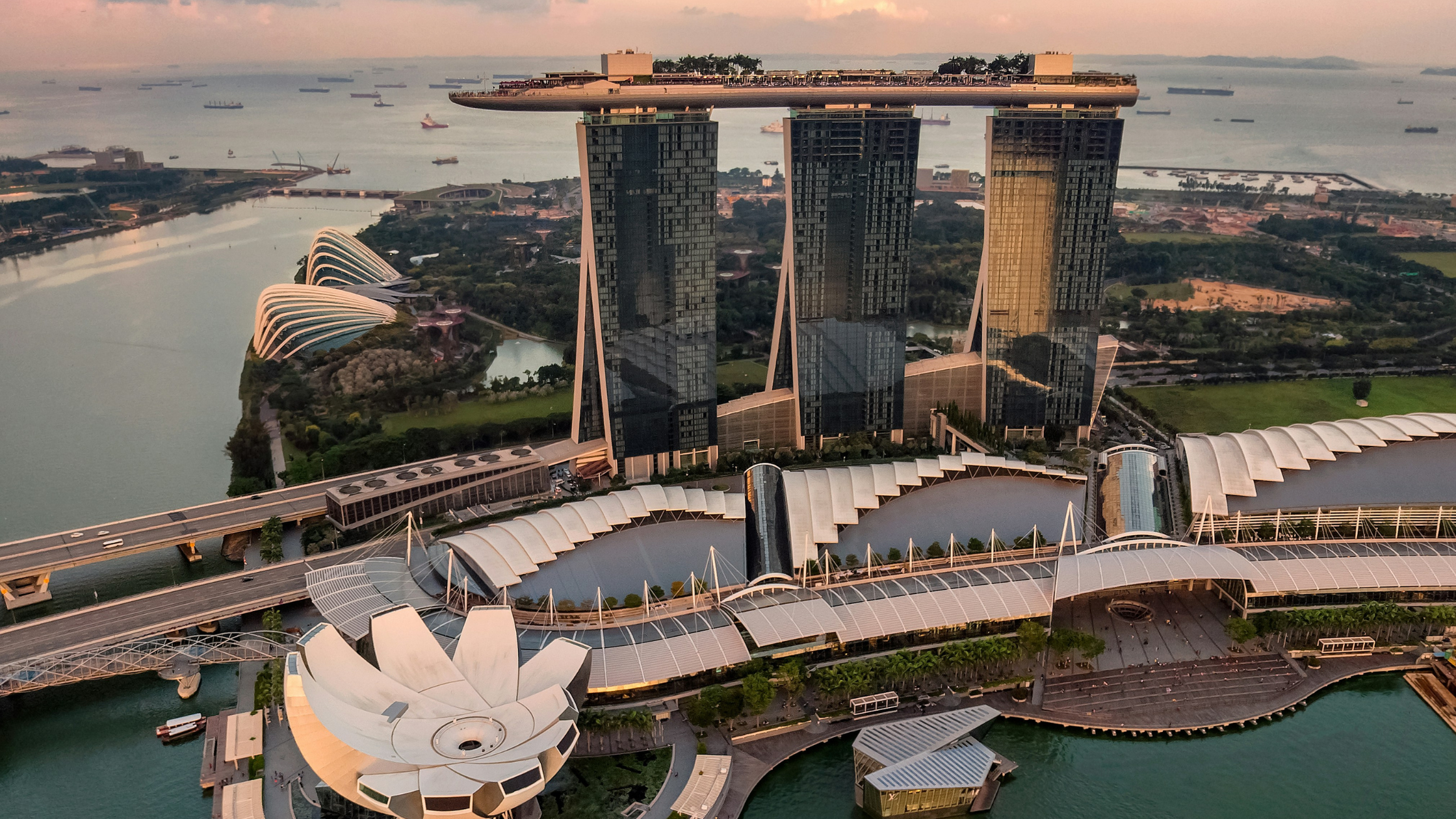 Investing in the Singapore Market: A Defensive and Long-Term Opportunity Amid Market Volatility